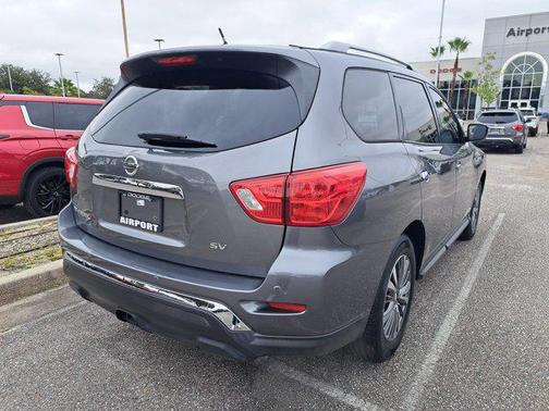 2018 Nissan Pathfinder SV