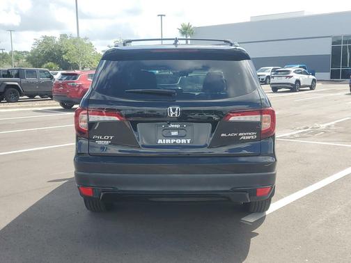 Crystal Black Pearl 2020 Honda Pilot AWD Black Edition