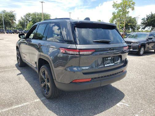 2025 Jeep Grand Cherokee Altitude