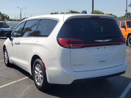 2025 Chrysler Pacifica L