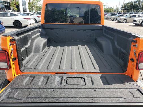 2025 Jeep Gladiator High Tide