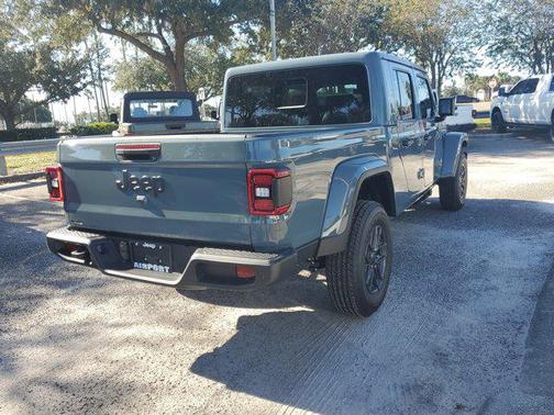2026 Jeep Gladiator Sport S