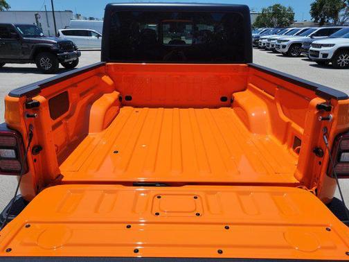 2025 Jeep Gladiator Sport S