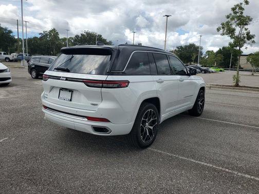 2025 Jeep Grand Cherokee Summit