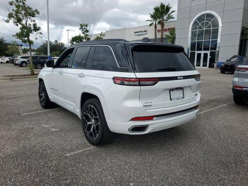 2025 Jeep Grand Cherokee Summit
