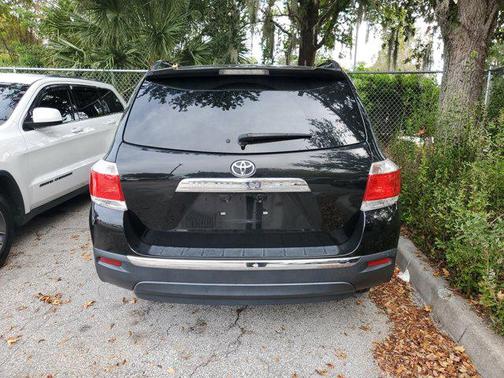 2013 Toyota Highlander SE