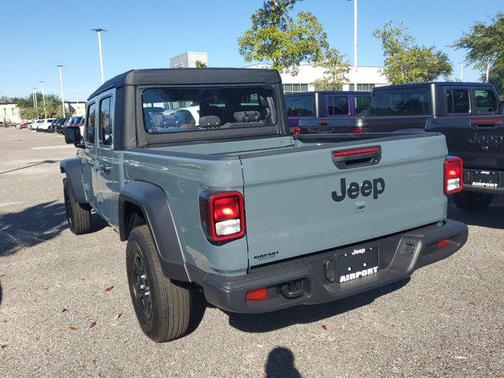 2026 Jeep Gladiator Sport