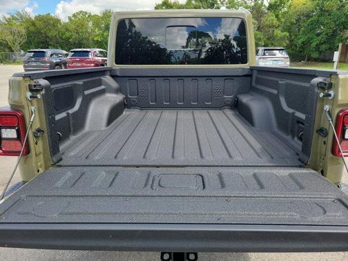 2025 Jeep Gladiator High Tide