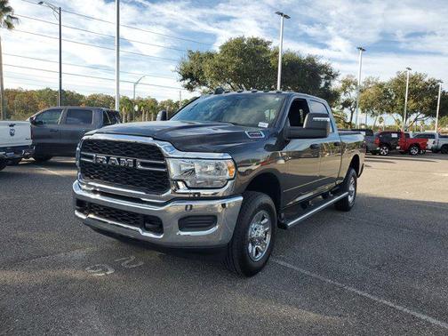 2024 RAM 2500 Tradesman Crew Cab 4x4 6'4' Box