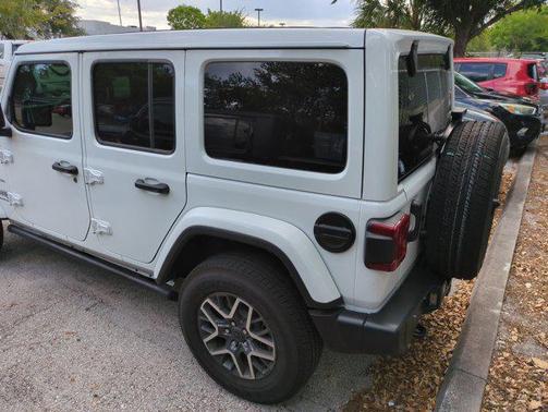 2024 Jeep Wrangler 4-Door Sahara 4x4