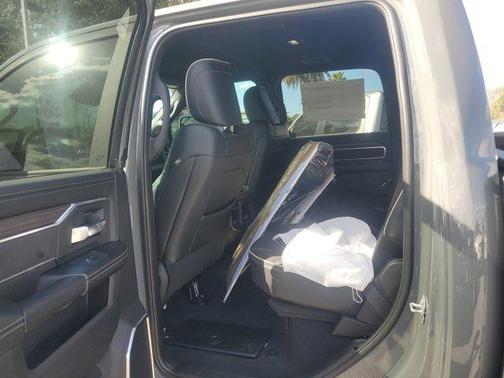 2026 RAM 3500 Laramie Crew Cab 4x4 8' Box