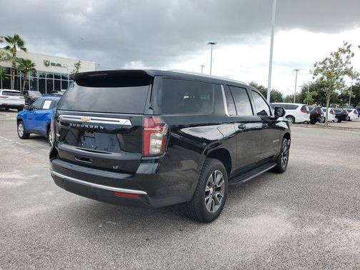 2022 Chevrolet Suburban LT