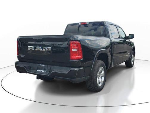 Diamond Black Crystal Pearlcoat 2026 RAM 1500 Big Horn/Lone Star