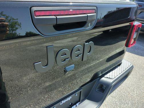 2025 Jeep Gladiator Sport S