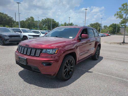 2022 Jeep Grand Cherokee Laredo