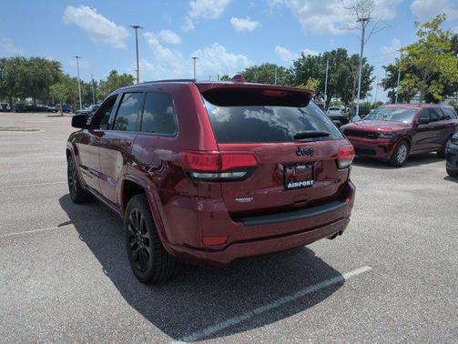 2022 Jeep Grand Cherokee Laredo