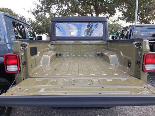 2026 Jeep Gladiator Sport