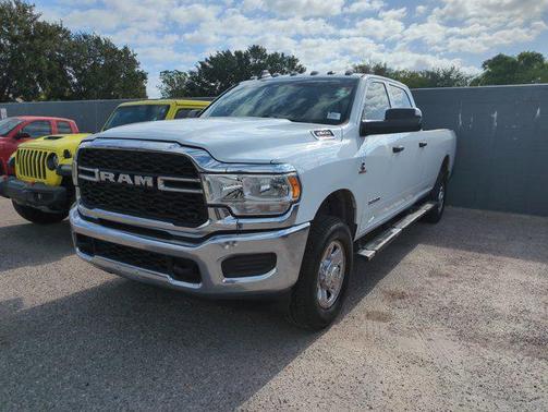 2020 RAM 2500 Tradesman Crew Cab 4X4 8' Box