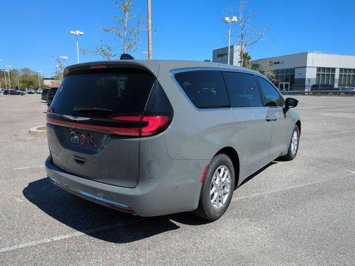 2025 Chrysler Pacifica L