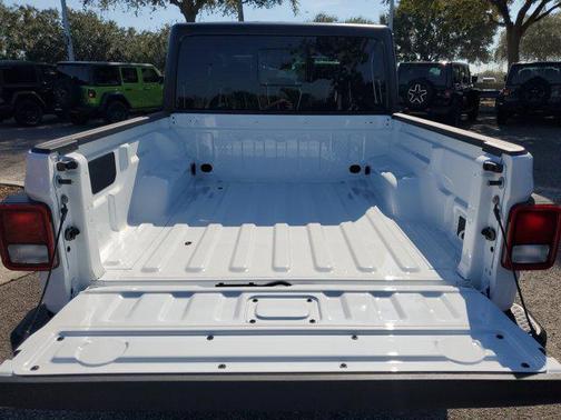 2026 Jeep Gladiator Sport