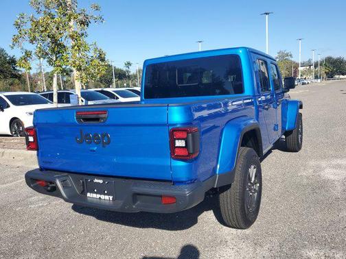 2026 Jeep Gladiator Sport S
