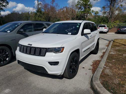 2022 Jeep Grand Cherokee Laredo