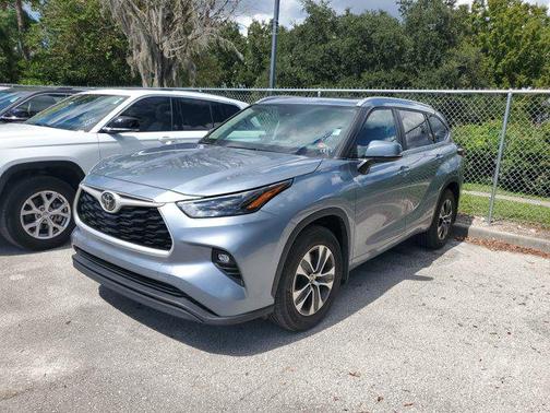 2024 Toyota Highlander XLE