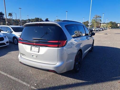 2026 Chrysler Pacifica L