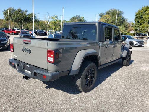 2022 Jeep Gladiator Altitude 4x4