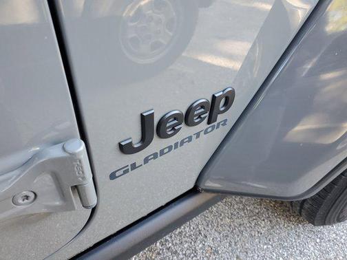 2022 Jeep Gladiator Altitude 4x4