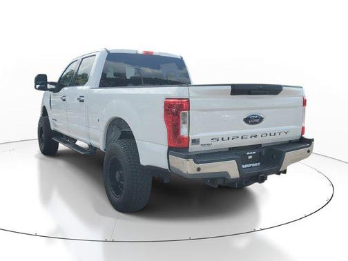 Oxford White 2019 Ford F-250 XLT