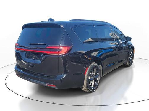 2026 Chrysler Pacifica L