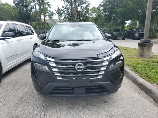 Super Black 2025 Nissan Rogue SV