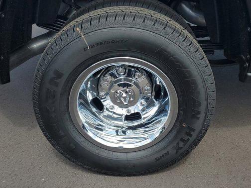 Diamond Black Crystal Pearlcoat 2026 RAM 3500 Tradesman Crew Cab 4x4 8' Box