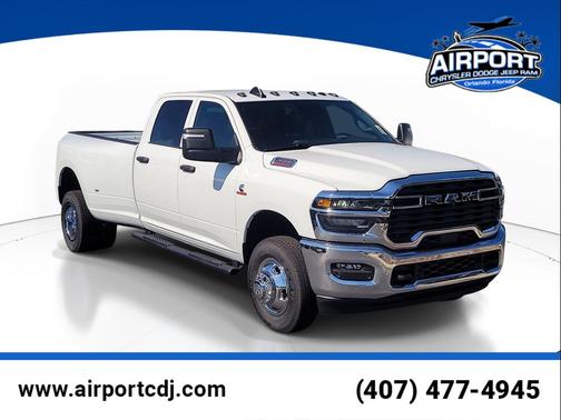 Bright White Clearcoat 2026 RAM 3500 Tradesman Crew Cab 4x4 8' Box