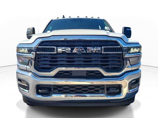 Bright White Clearcoat 2026 RAM 3500 Tradesman Crew Cab 4x4 8' Box