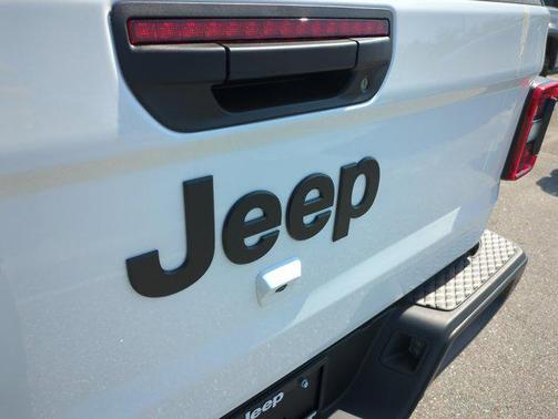 2025 Jeep Gladiator Sport S