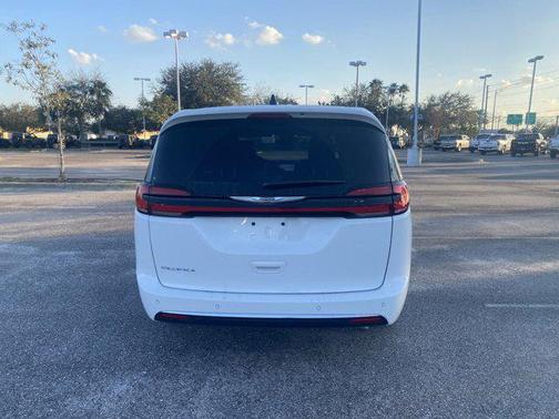 2025 Chrysler Pacifica L
