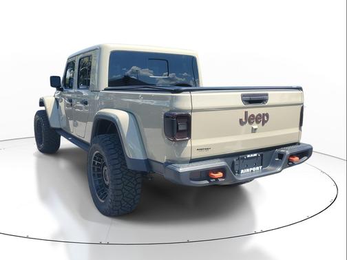 Limited Edition Gobi Clearcoat 2022 Jeep Gladiator Mojave 4x4