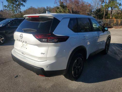 2025 Nissan Rogue SV