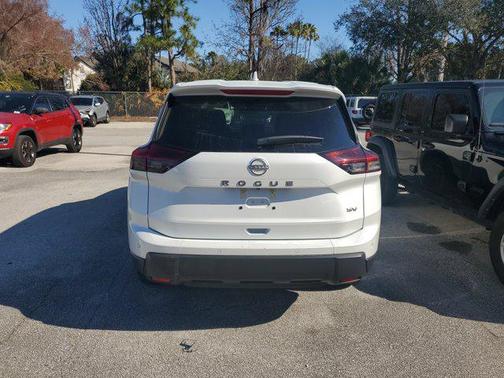 2025 Nissan Rogue SV