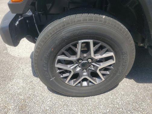 Black Clearcoat 2025 Jeep Wrangler 4-Door Sahara 4x4