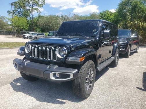 Black Clearcoat 2025 Jeep Wrangler 4-Door Sahara 4x4