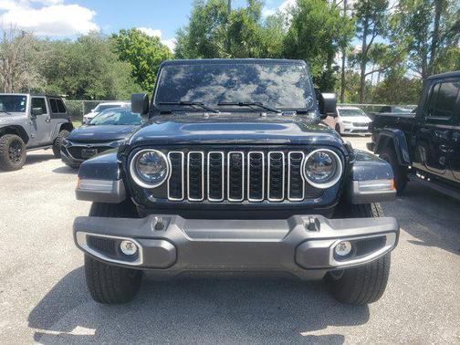 Black Clearcoat 2025 Jeep Wrangler 4-Door Sahara 4x4