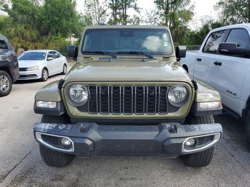 41 2025 Jeep Gladiator Sport S