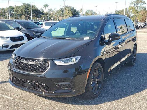 2026 Chrysler Pacifica L