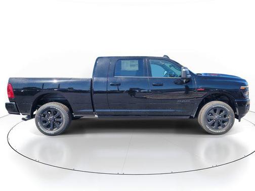 Diamond Black Crystal Pearlcoat 2026 RAM 3500 Laramie Mega Cab 4x4 6'4' Box