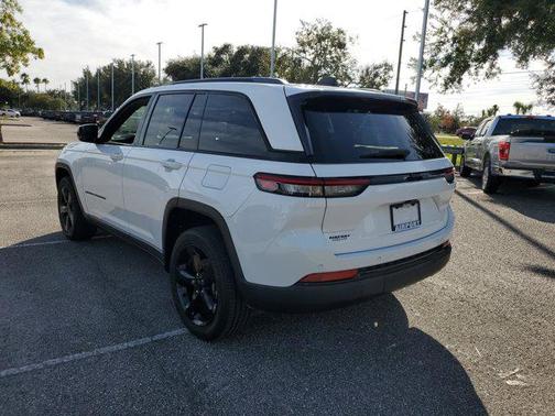 2023 Jeep Grand Cherokee Altitude
