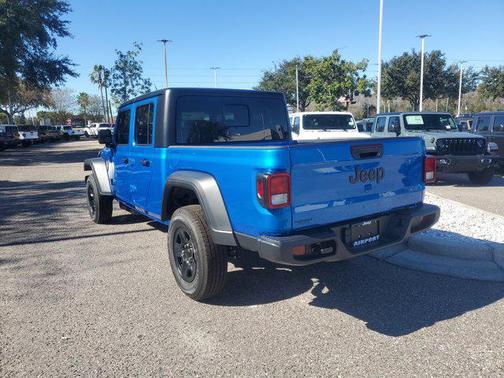 2026 Jeep Gladiator Sport