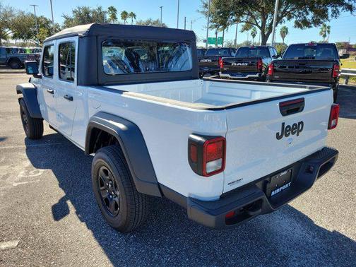 2026 Jeep Gladiator Sport